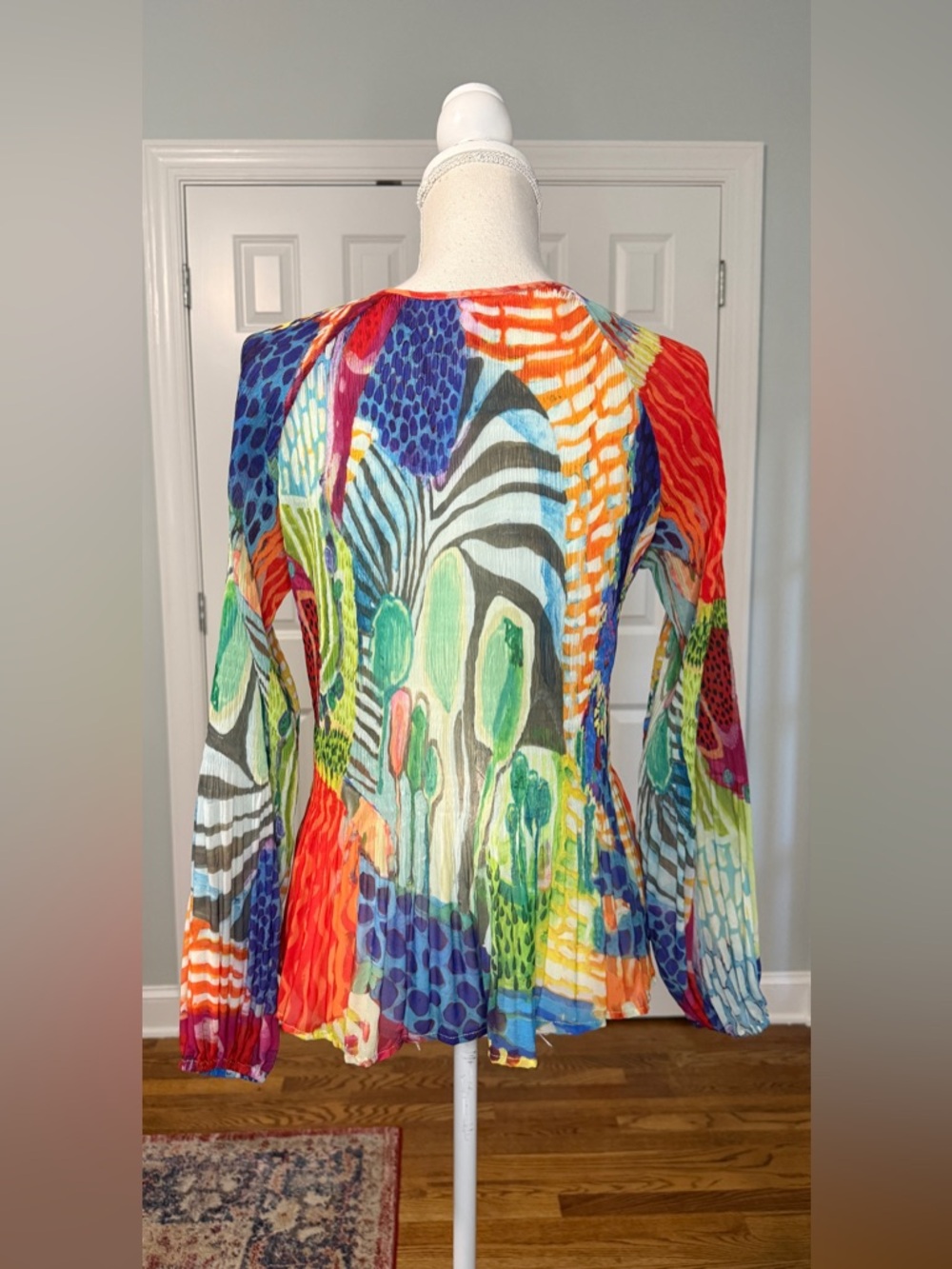 Claire Desjardins Colorful Pleated Printed Top Sz S - Picture 4 of 8
